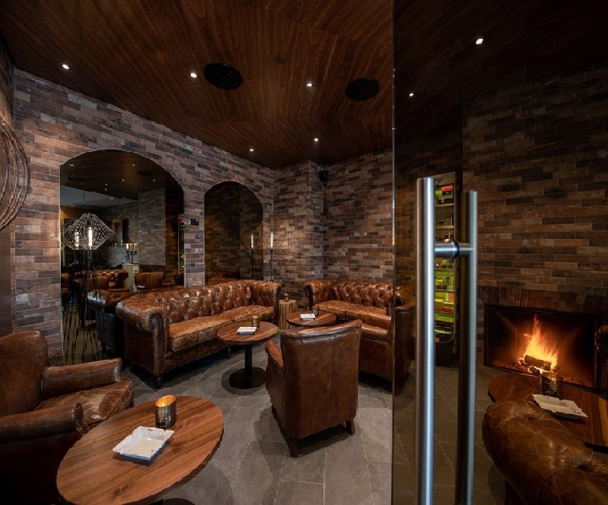 CAPOL'S VINERIA &amp; BISTROT