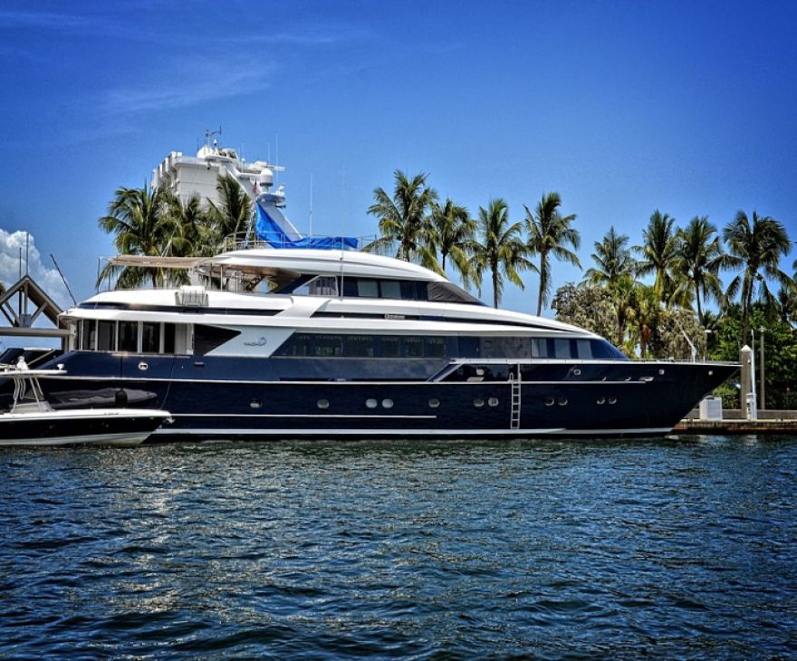 YACHT IMPRENDITORE FRANCESE